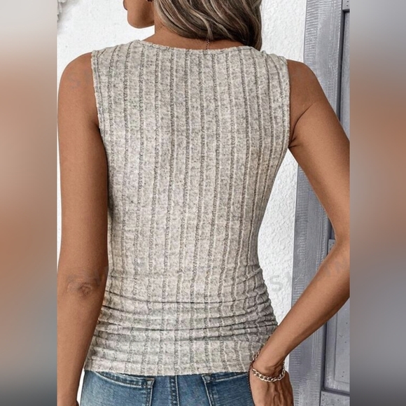 Medium fuzzy ribbed edge tank top - Picture 2 of 5